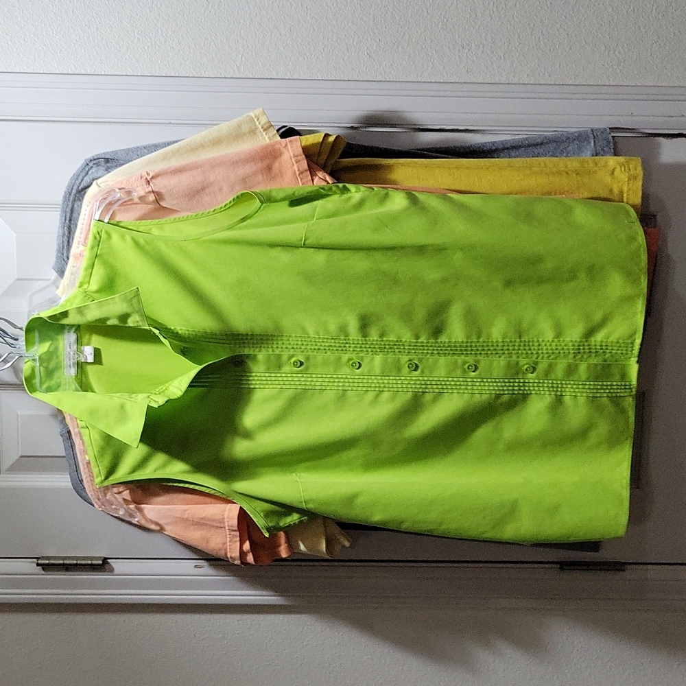 NWOT Coldwater Creek Sleeveless  Button Front Summer Neon Green Top